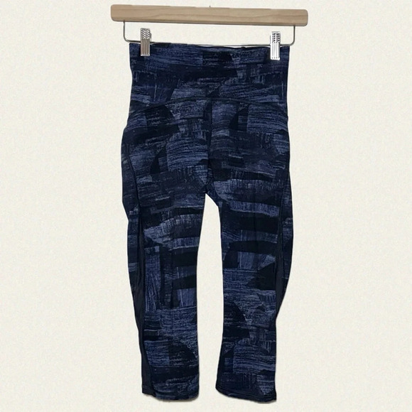 Lululemon  Train Times Crop (17") - Women’s 4 - Picture 7 of 9